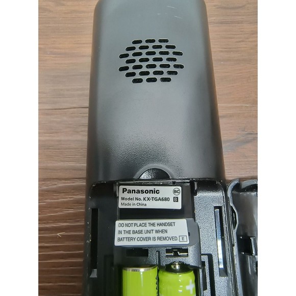 Panasonic KX-TGA680 Cordless Handset & Charging Stand Phone PNLC1040 * - Picture 9 of 9